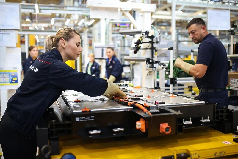 The transition to electromobility will lead to job losses. The transition to electromobility will lead to job losses.